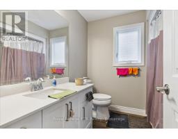 38 COBOURG LANE - 32