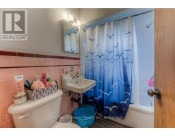 15 FLORAL CRESCENT - 31