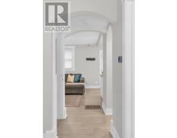 194 DUNDAS STREET N - 11