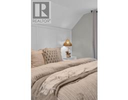 194 DUNDAS STREET N - 28