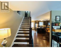 660 GLORIA STREET - 10