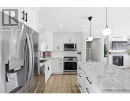 727 PALACE STREET E - 17