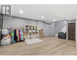 727 PALACE STREET E - 26