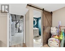 727 PALACE STREET E - 33