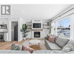 727 PALACE STREET E - 7