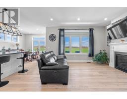 714 GLORIA STREET - 7