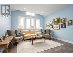 45 ROBERTSON DRIVE - 23