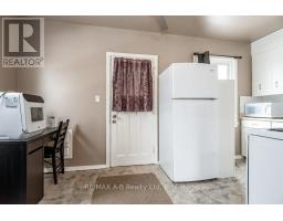 54 GLASTONBURY DRIVE - 21