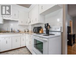 54 GLASTONBURY DRIVE - 23