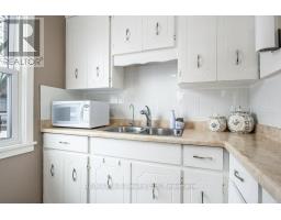 54 GLASTONBURY DRIVE - 25