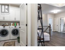 32 CULLITON STREET - 18