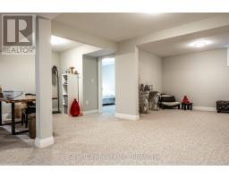 32 CULLITON STREET - 32