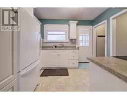 30 ARTHUR STREET - 12