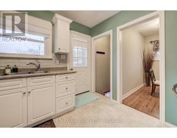 30 ARTHUR STREET - 13