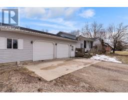 6 WORKMAN DRIVE - 32