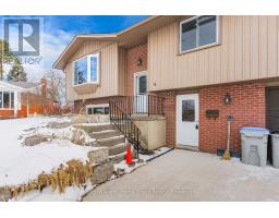 4 TORRANCE CRESCENT - 3