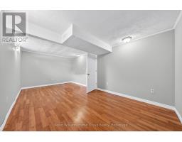 4 TORRANCE CRESCENT - 34