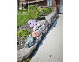 4 TORRANCE CRESCENT - 45