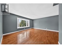 4 TORRANCE CRESCENT - 6