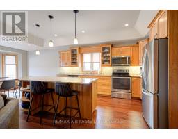 194 STATION ROAD - 12