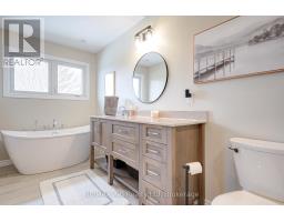 194 STATION ROAD - 19