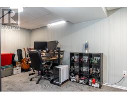 24 - 91 AVONWOOD DRIVE - 33