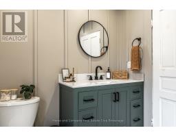 211 QUEEN STREET W - 21