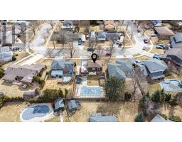 90 WINDEMERE CRESCENT - 11