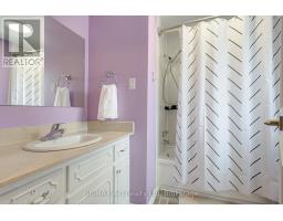 90 WINDEMERE CRESCENT - 26