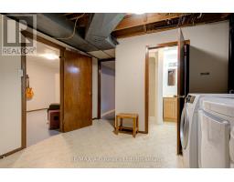 90 WINDEMERE CRESCENT - 41