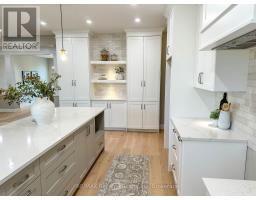 8 THIMBLEWEED DRIVE - 16