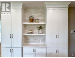 8 THIMBLEWEED DRIVE - 18