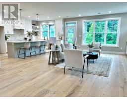 8 THIMBLEWEED DRIVE - 19