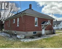 148 WELLINGTON STREET - 4