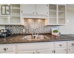 303 - 4 AVALON PLACE - 8