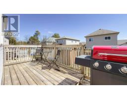 670 REID CRESCENT - 16