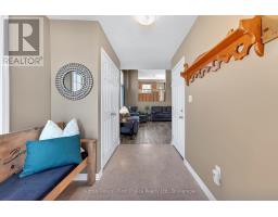 670 REID CRESCENT - 6