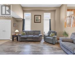 670 REID CRESCENT - 8