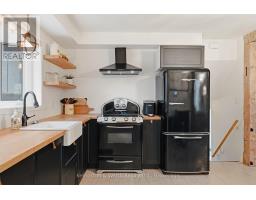 260 BINNING STREET W - 16