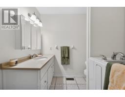 23 - 24 GRIFFITHS DRIVE - 14