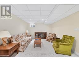 23 - 24 GRIFFITHS DRIVE - 19