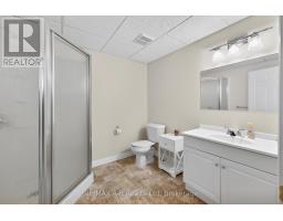 23 - 24 GRIFFITHS DRIVE - 21