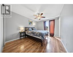 41 - 32 MOWAT BOULEVARD - 14