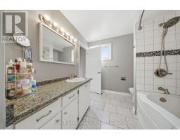 41 - 32 MOWAT BOULEVARD - 17