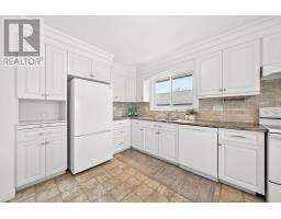 157 ORIOLE PARKWAY W - 18