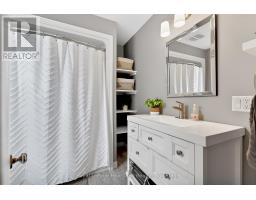 160 RICHMOND STREET - 18