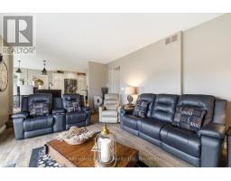 890 PERKIN CRESCENT - 18