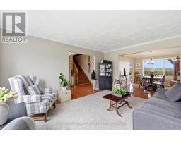 890 PERKIN CRESCENT - 23