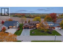 890 PERKIN CRESCENT - 3