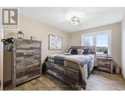 890 PERKIN CRESCENT - 30